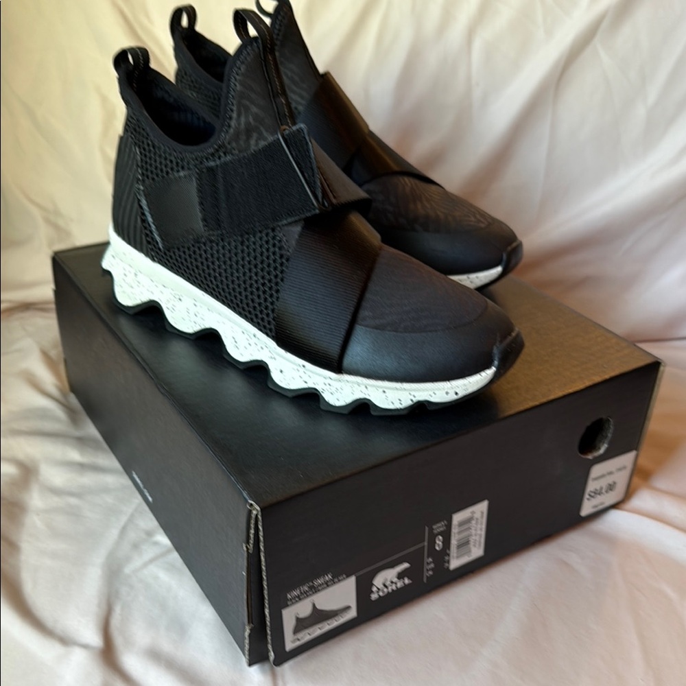 Sorel Kinetic Velcro Black Sneakers